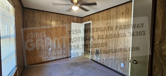 Building Photo - 2404 Scott Rd