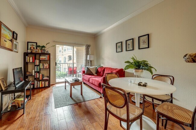 Building Photo - 3231 Allen Pkwy