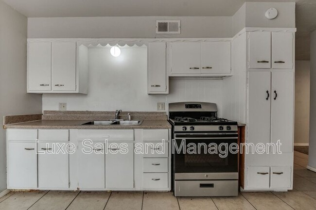 Building Photo - 236 NW 85th St