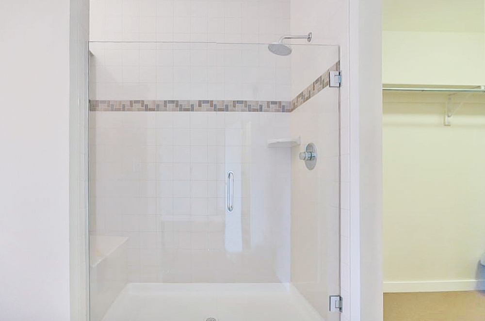 Main bdrm shower - 3400 Larimer St