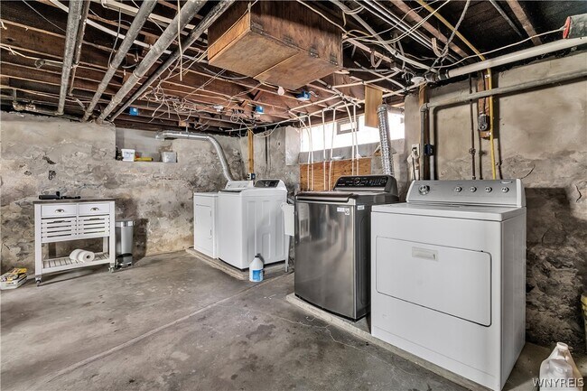 Building Photo - 230 Pennsylvania St