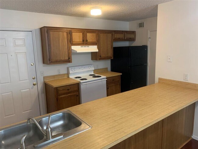 Building Photo - 115 Austin Stone Dr
