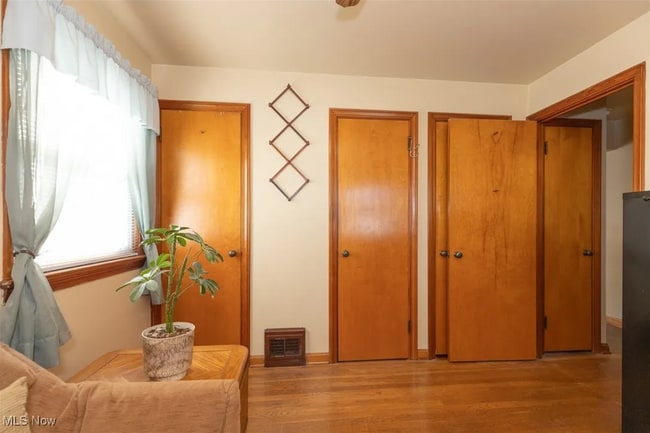 Building Photo - 5918 Ira Ave