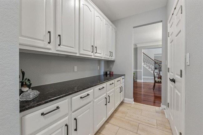 Building Photo - 2147 Hilton Head Dr
