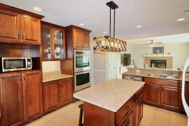 Building Photo - Ready 07-07-25!! Fantastic 4-Bedroom Home ...