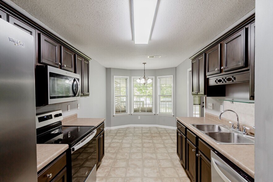 Building Photo - 2014 Inverness Pkwy