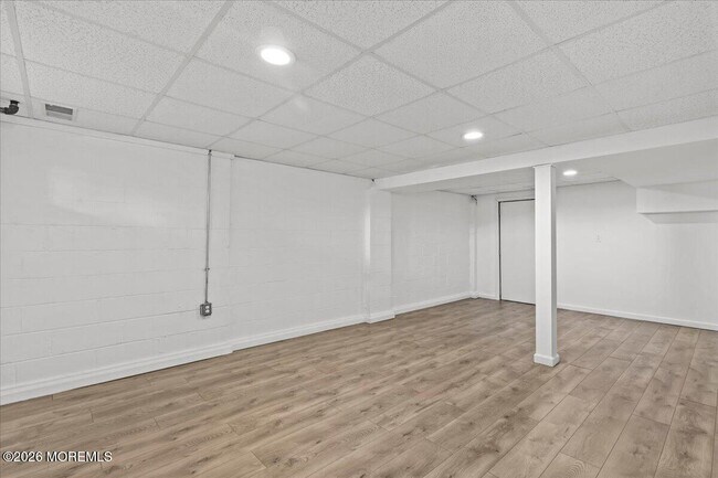 Building Photo - 8 Primrose Ln