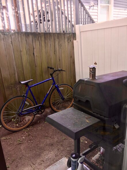 Building Photo - 7543 11th Ave NE #B