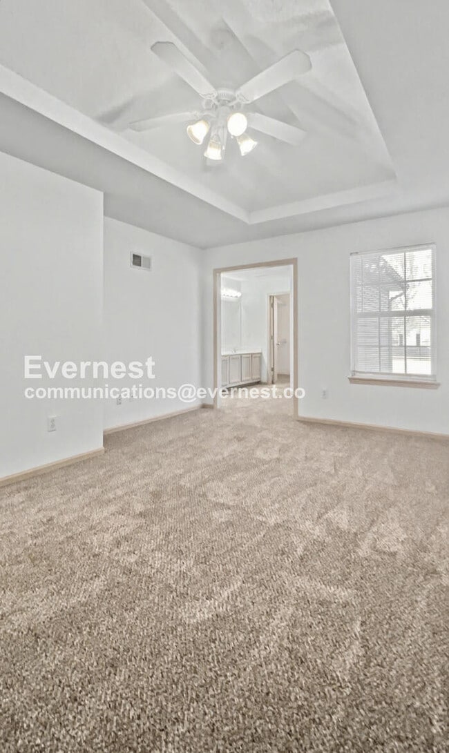 Building Photo - 8114 N Lawn Ave