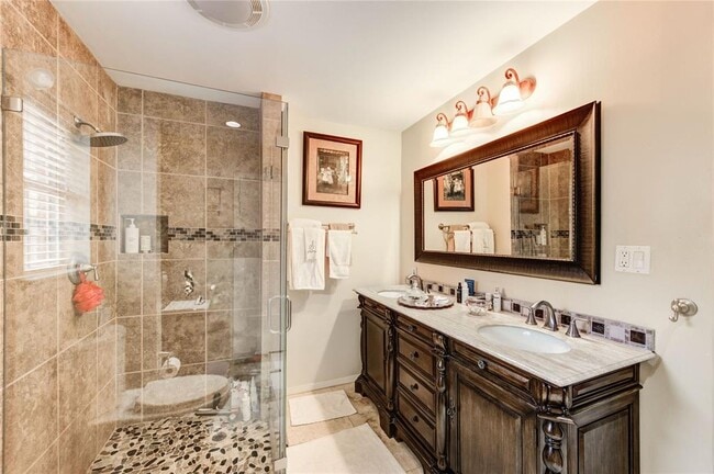 Building Photo - 2602 Briarbrook Dr