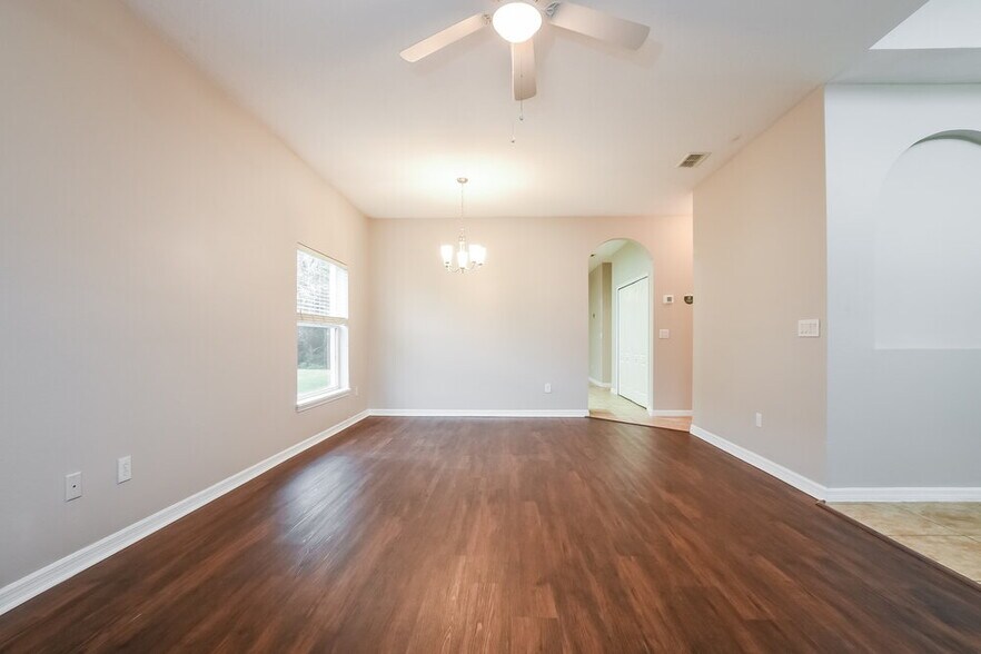 Building Photo - 344 Marathon Ln