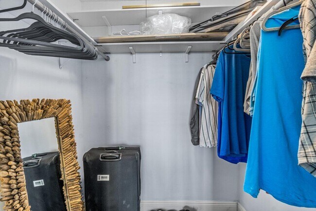 Building Photo - 14 Royal Palm Way