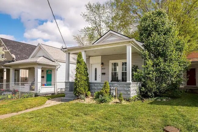 Primary Photo - 466 E Brandeis Ave