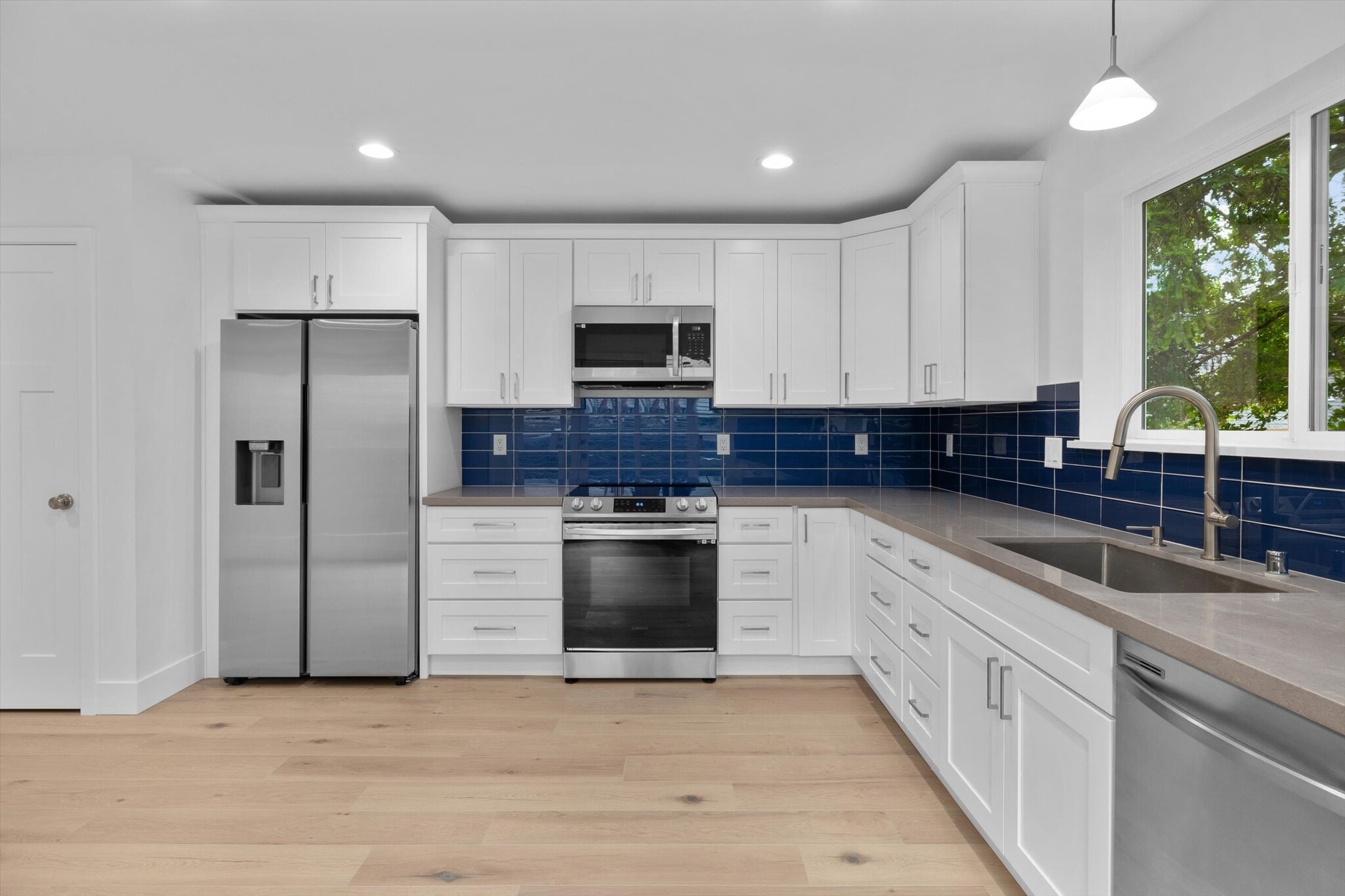 Building Photo - 14337 22nd Ave NE