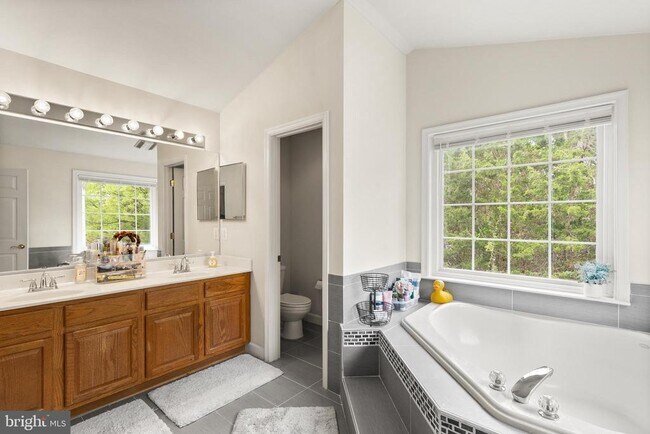 Building Photo - 12922 Starters Ln