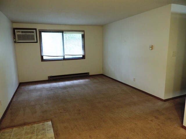 Building Photo - $1,095 | 2 Bedroom, 1 Bathroom Apartment | Cat Friendly* | Available for August 1st, 2026 Move In!