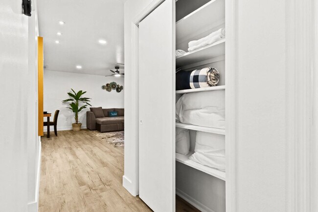 Building Photo - 1311 Cypress Ave