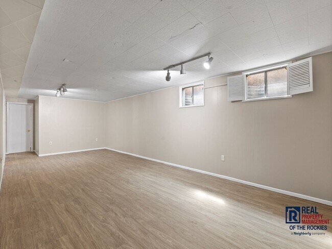 Building Photo - Modern Fort Collins Gem: Newly Remodeled H...