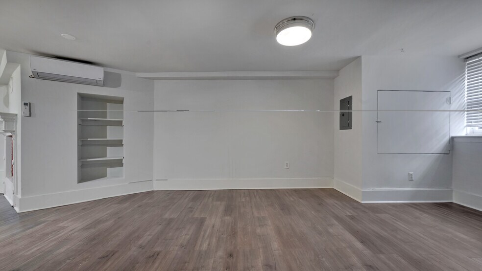 Building Photo - 2125 N St NW