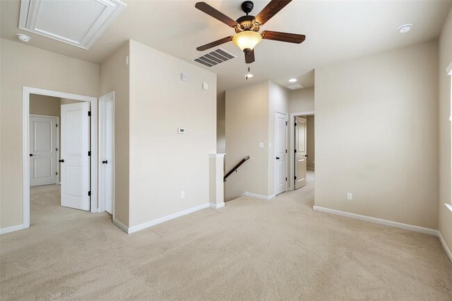 Building Photo - 14920 Cabrillo Way