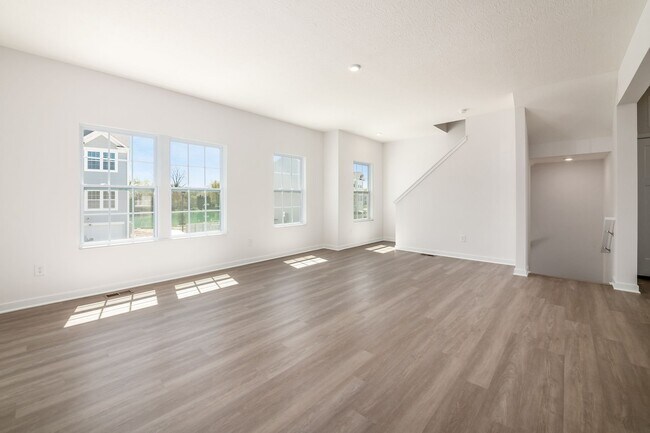 Building Photo - 122 Red Willow Dr