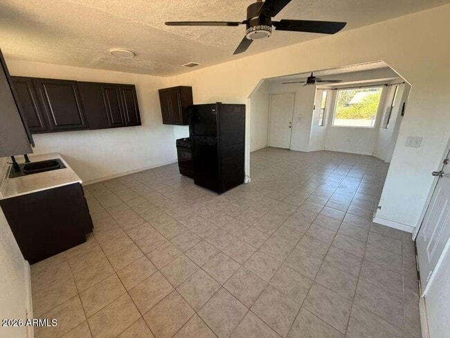 Building Photo - 3105 E 14th St