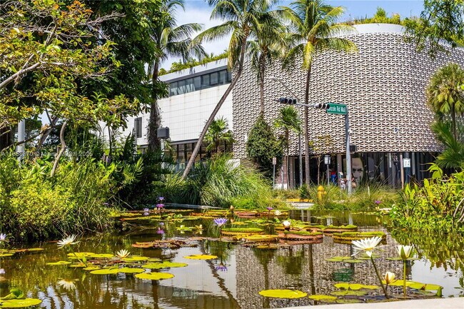 Building Photo - 1331 Lincoln Rd