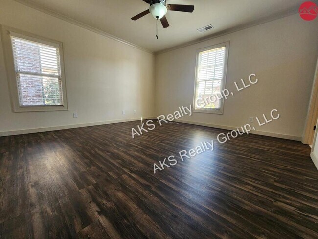 Building Photo - 4613 Riverview Dr