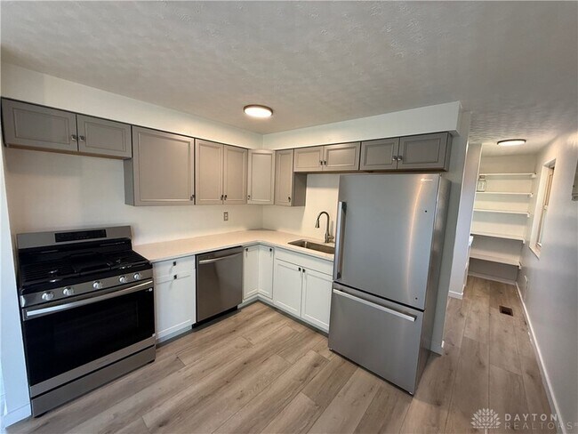 Building Photo - 7619 Bassett Dr