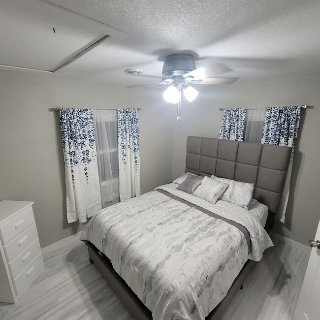 Main Bedroom Queen bed - 1132 I Ave NW