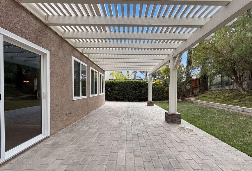 Building Photo - 28441 Silverking Trail