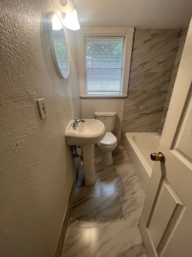 Building Photo - 1035 Maynard St