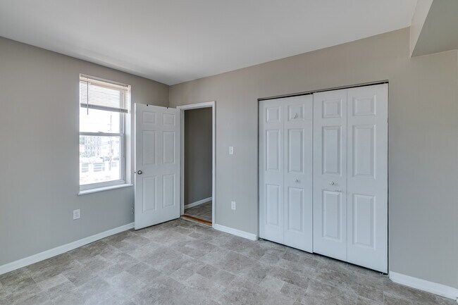 Building Photo - 6602 Ridge Ave