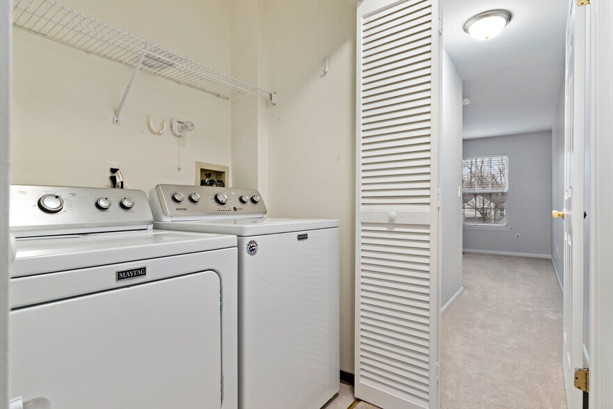 2nd Floor Laundry - 2504 Cortland Ln