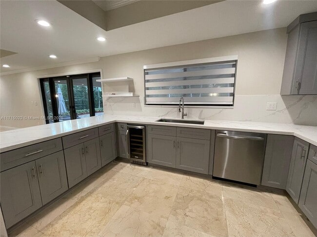 Building Photo - Northwest 79th Place, Miami Lakes, FL 3301...