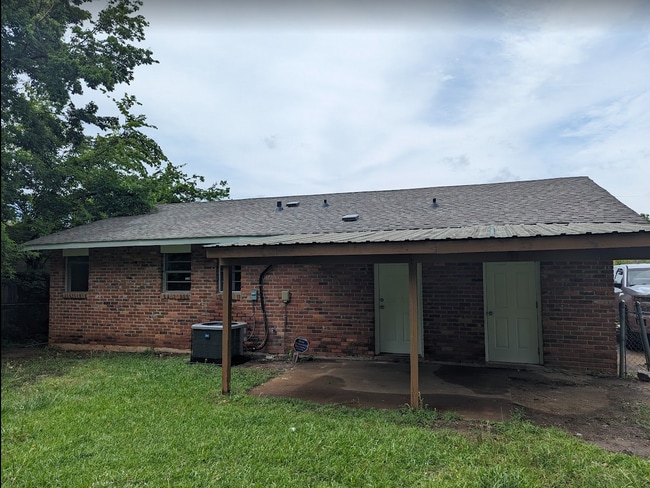 Building Photo - 648 Plantation Way