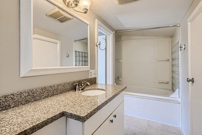 Interior Photo - 2312 E Denny Way