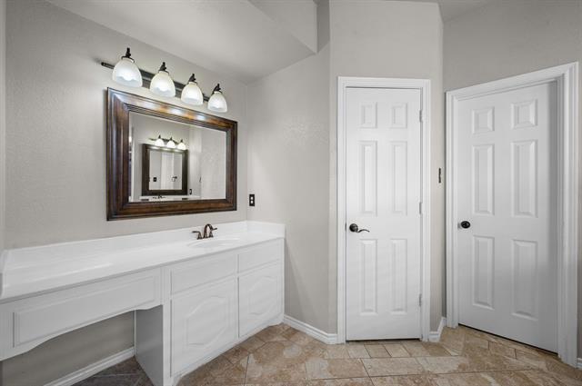 Building Photo - 3652 Blue Spruce Dr
