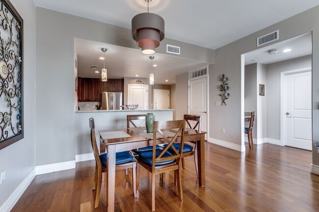 Building Photo - GORGEOUS FURNISHED CONDOMINIUM WITH GREAT ...