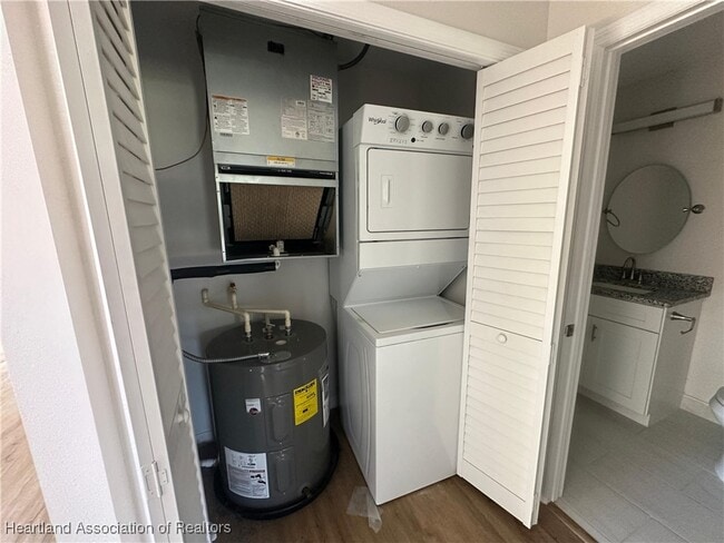 Building Photo - 6952 San Benito Dr