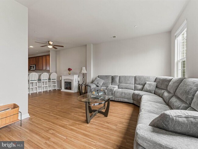 Building Photo - 1126 Munyon Dr
