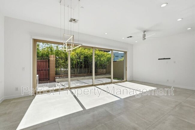 Building Photo - 7347 E Vista Bonita Dr