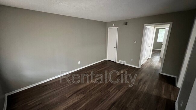 Building Photo - 3648 Rhea Ave