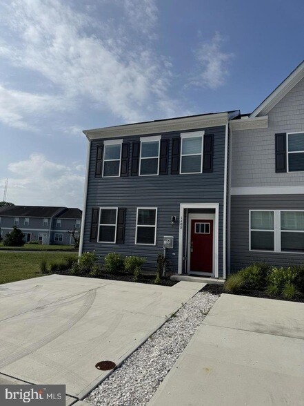 Building Photo - 1408 Sugarplum Ln