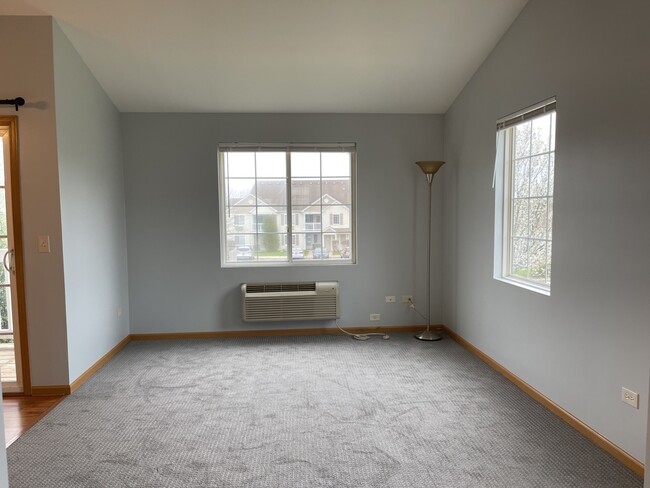 Building Photo - 1517 Silverstone Dr