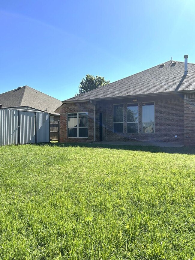 Building Photo - 9517 Crooked Creek Ln