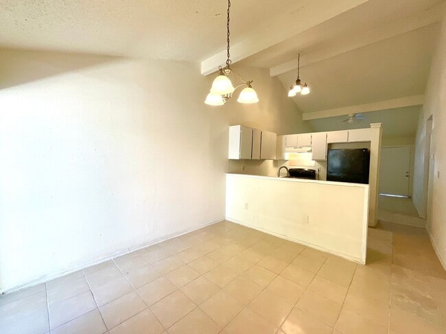 Building Photo - 7237 Glen Bay Dr