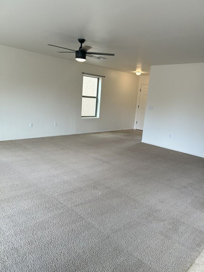 Building Photo - Save with SOLAR Unfurnished  1 loft -  2 c...