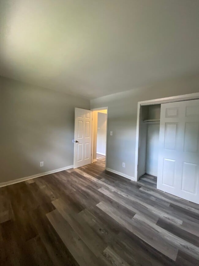 Building Photo - 4934-4942 Queens Avenue