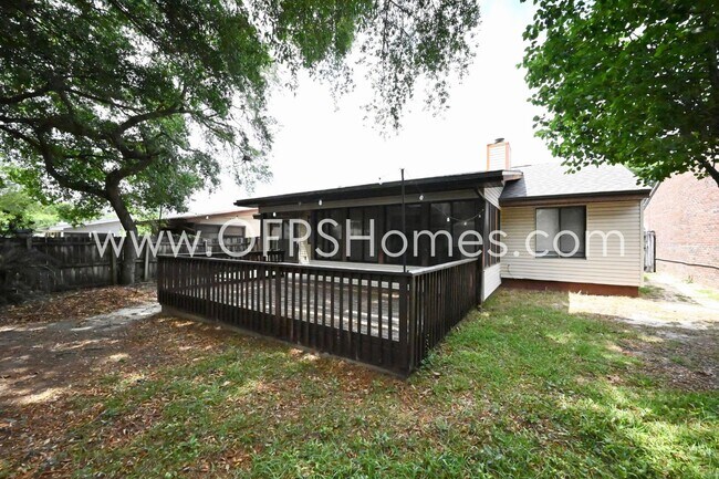 Building Photo - Ranch Style Home in Niceville